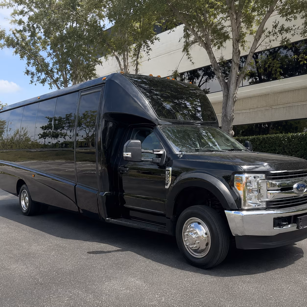 hotel to venue shuttle buses for torrance corporate conferences