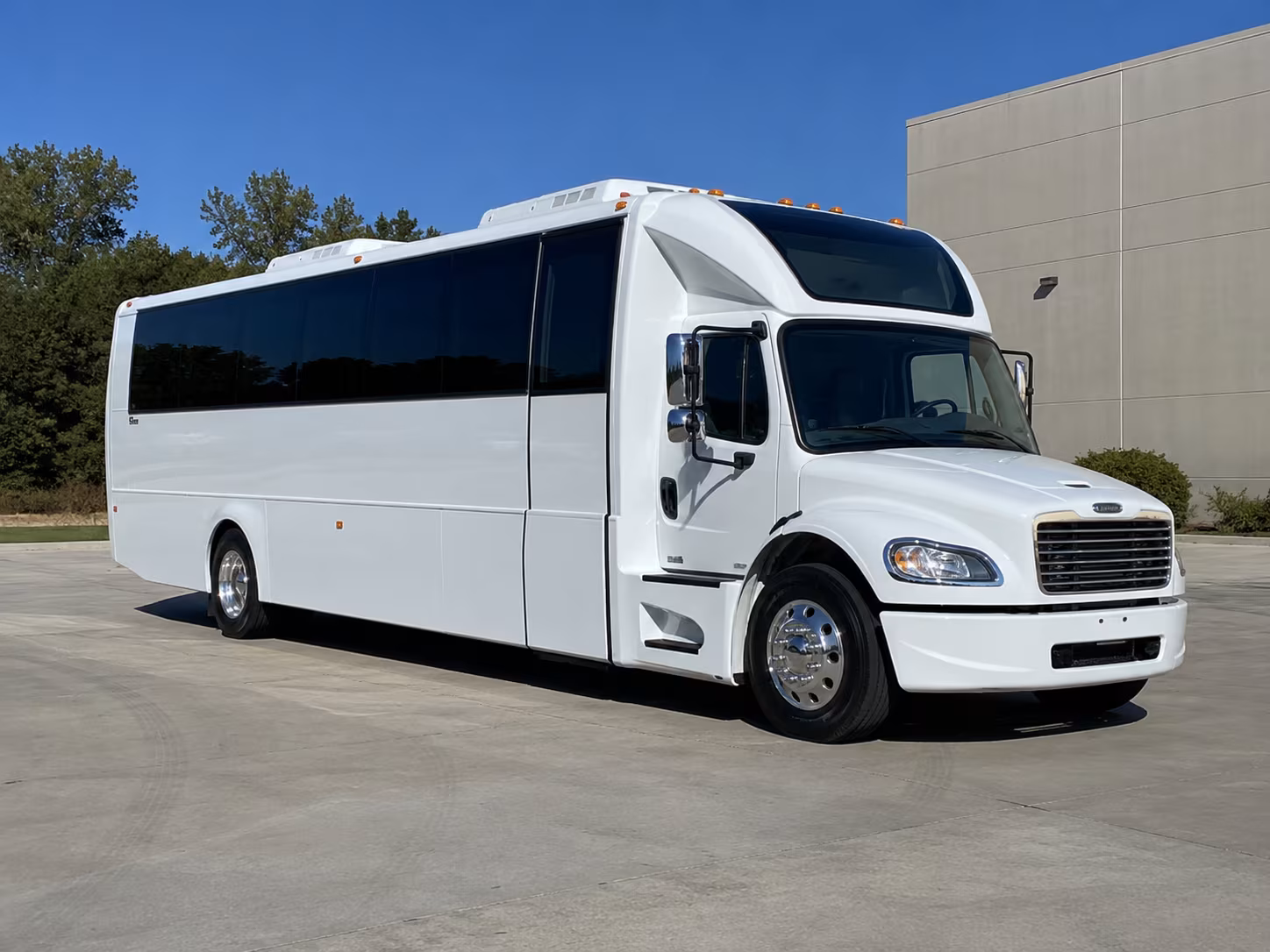 torrance 28 passenger party bus